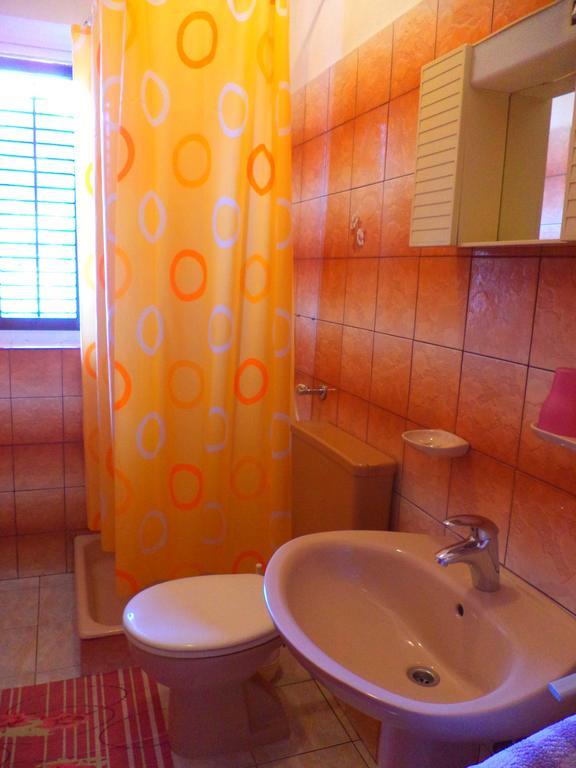 Apartments Vesna Kampor Ngoại thất bức ảnh