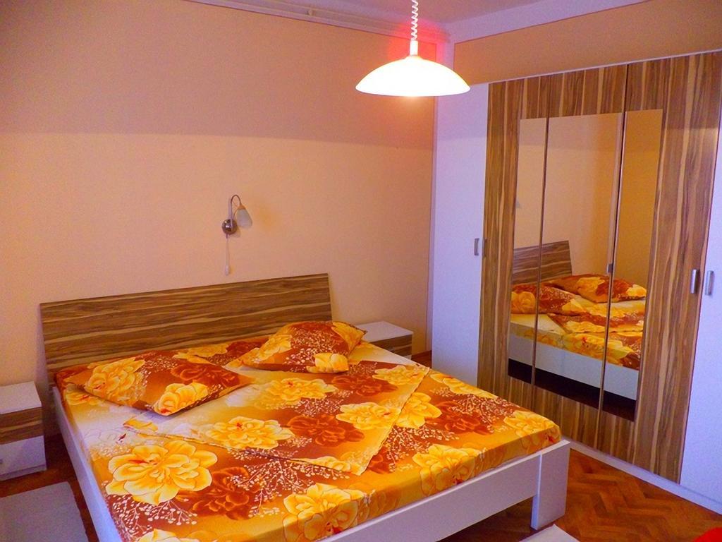 Apartments Vesna Kampor Ngoại thất bức ảnh