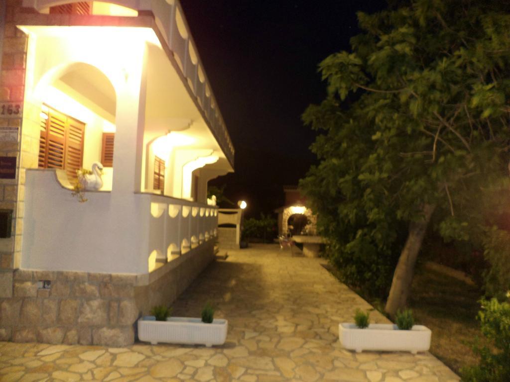 Apartments Vesna Kampor Ngoại thất bức ảnh
