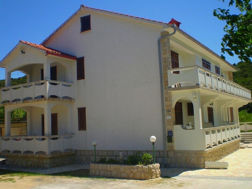 Apartments Vesna Kampor Ngoại thất bức ảnh